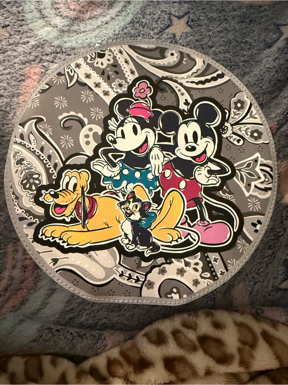 Disney/Vera Bradley Mickey & Minnie Circle Plaque with Pluto and Figaro
